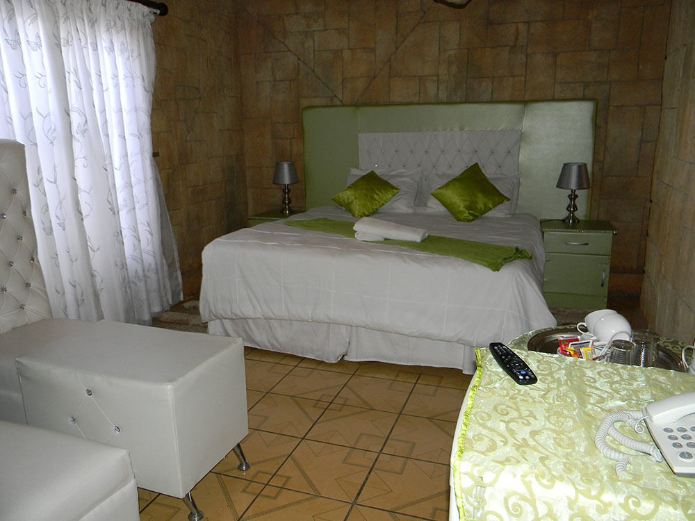 African Cave Lodge ハマンスクラール エクステリア 写真