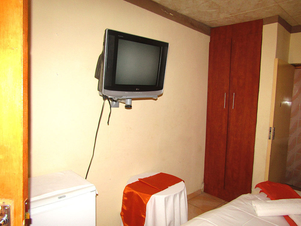 African Cave Lodge ハマンスクラール エクステリア 写真