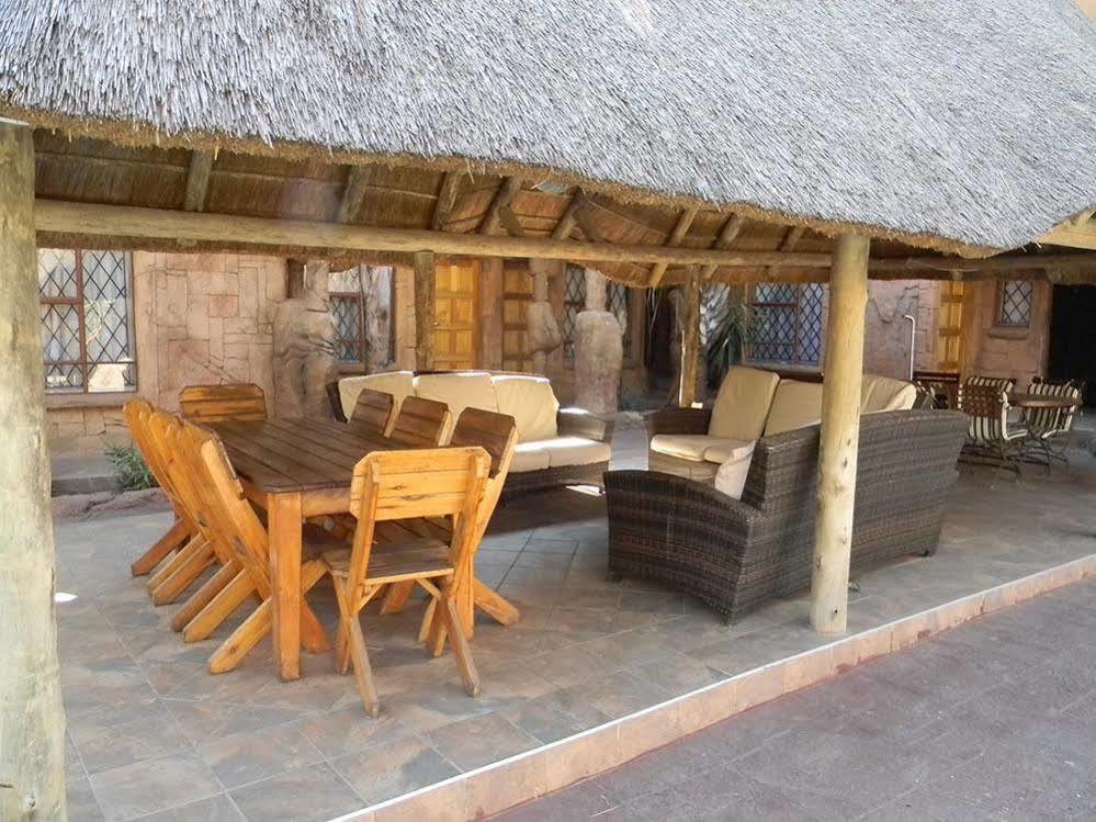 African Cave Lodge ハマンスクラール エクステリア 写真