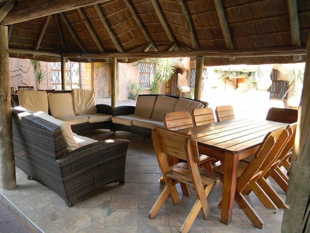 African Cave Lodge ハマンスクラール エクステリア 写真